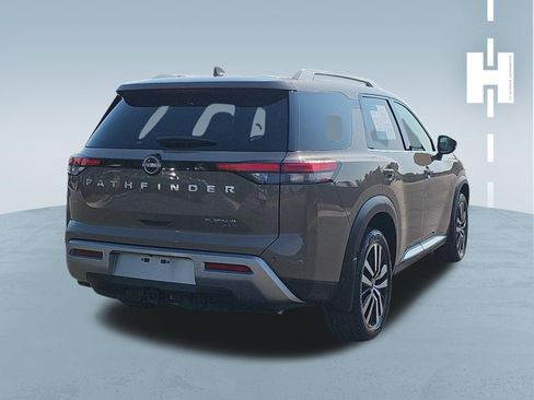 Used 2023 Nissan Pathfinder Platinum AWD/4WD image 3