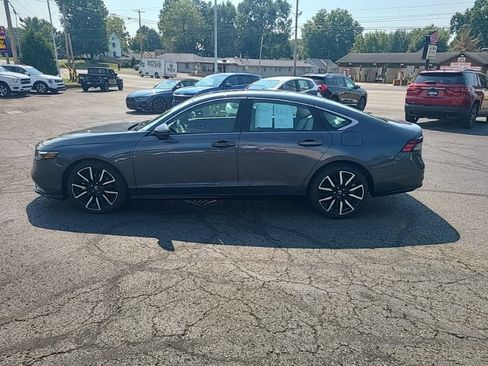 Used 2023 Honda Accord Touring image 3