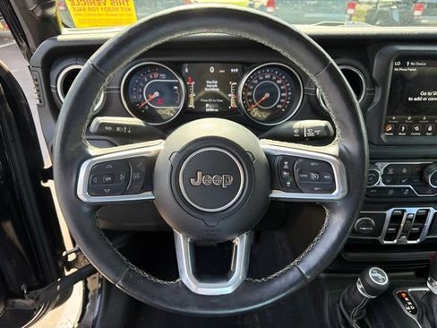 Used 2020 Jeep Gladiator Overland AWD/4WD image 19