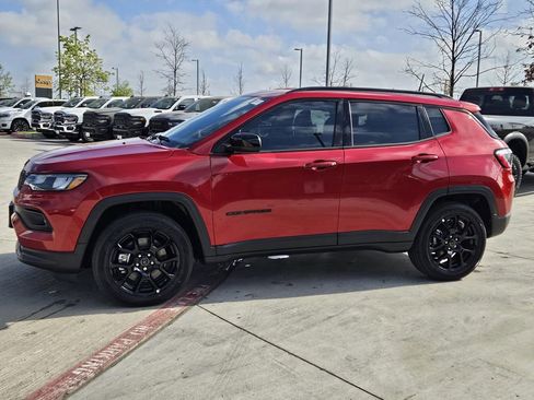 New 2026 Jeep Compass Latitude image 2