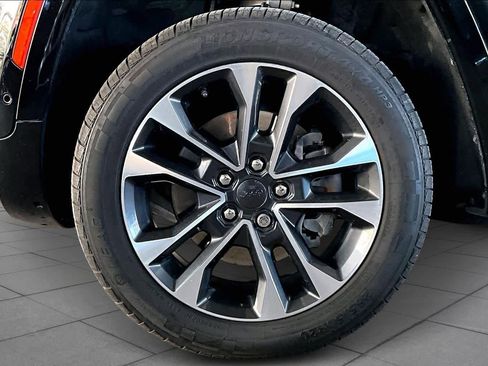 Used 2023 Jeep Grand Cherokee L Overland image 10