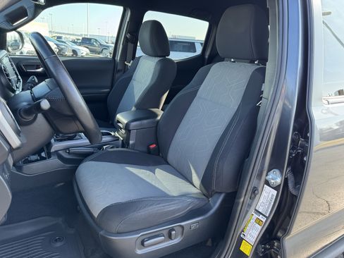 Used 2021 Toyota Tacoma TRD Sport image 25