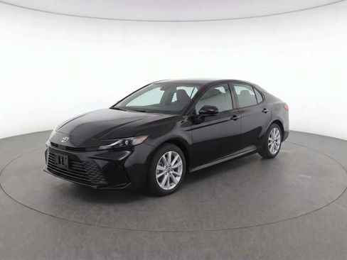 Certified 2025 Toyota Camry LE FWD image 1