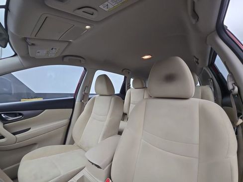 Used 2015 Nissan Rogue S image 12