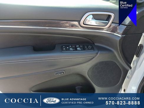 Used 2016 Jeep Grand Cherokee Overland AWD/4WD image 12