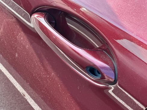 Used 2023 BMW 530e w/ Premium Package image 16