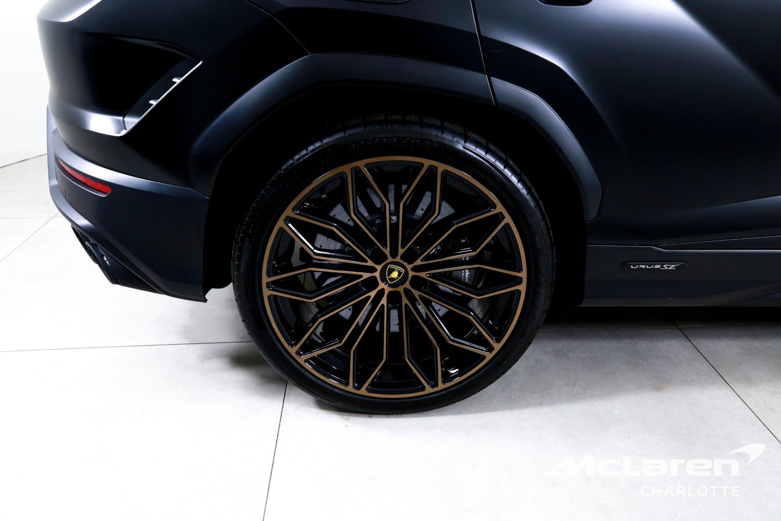Used 2025 Lamborghini Urus S AWD/4WD image 39
