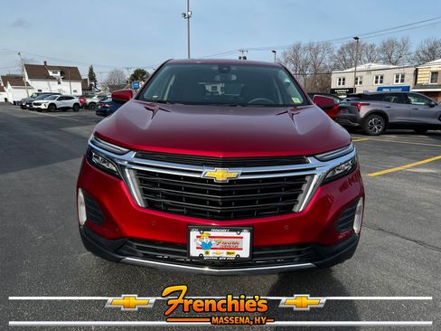 Used 2023 Chevrolet Equinox LT AWD/4WD image 2