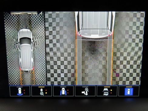 Used 2024 GMC Yukon AT4 image 18