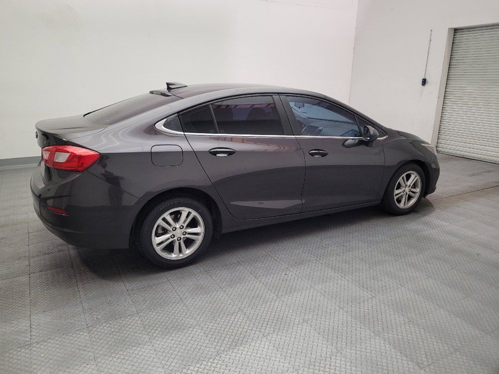 Used 2017 Chevrolet Cruze LT FWD image 10