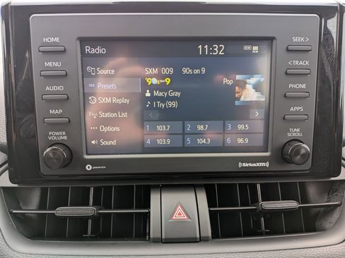 Used 2022 Toyota RAV4 LE image 11