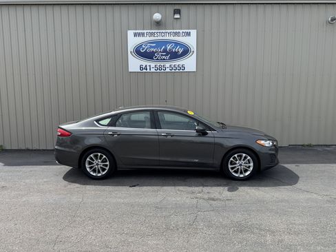 Used 2019 Ford Fusion SE FWD image 6