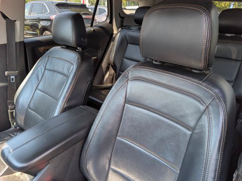 Used 2018 GMC Terrain SLE FWD image 8
