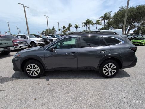 Used 2025 Subaru Outback Premium AWD/4WD image 8