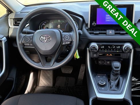 Used 2025 Toyota RAV4 LE image 13