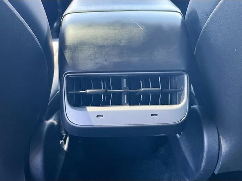 Used 2024 Tesla Model Y Long Range RWD image 26