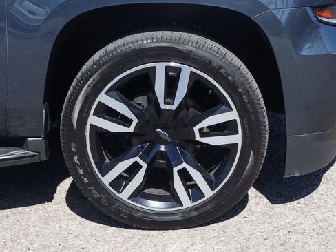 Used 2019 Chevrolet Suburban LT RWD image 52