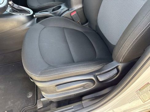 Used 2018 Kia Soul + image 14