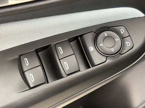 Used 2025 Buick Envista Preferred w/ Convenience I Package FWD image 25