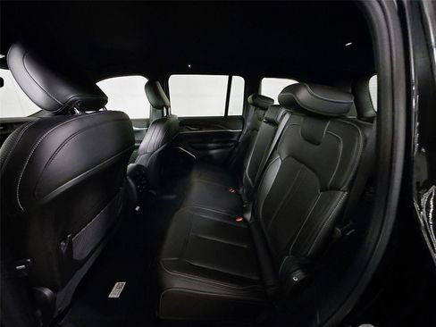 New 2026 Jeep Grand Cherokee Limited image 18