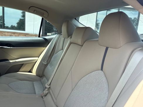 Used 2022 Toyota Camry LE FWD image 6