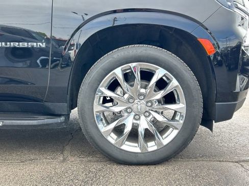 Used 2021 Chevrolet Suburban High Country AWD/4WD image 17
