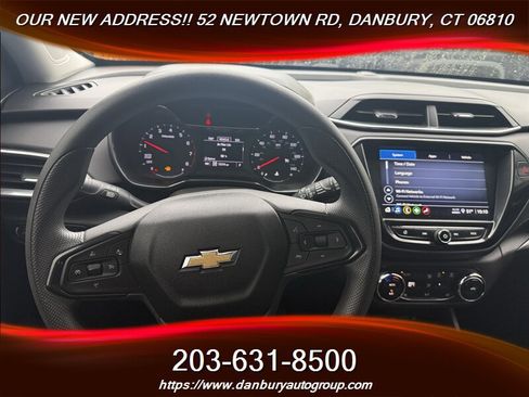 Used 2021 Chevrolet TrailBlazer LT w/ Sun and Liftgate Package AWD/4WD image 11