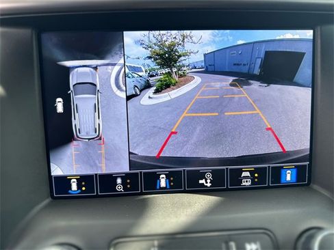 Used 2023 GMC Acadia AT4 w/ Technology Package image 18