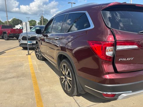 Used 2021 Honda Pilot Touring image 3