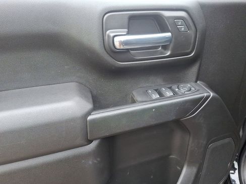 Used 2025 Chevrolet Silverado 1500 Custom image 11