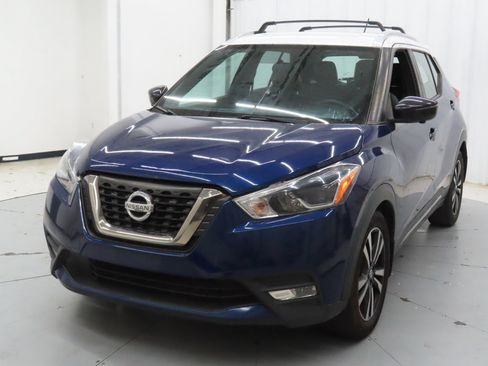 Used 2018 Nissan Kicks SR w/ Premium Package FWD image 8