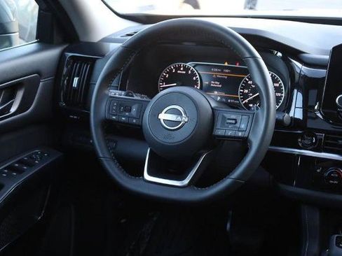 Certified 2025 Nissan Pathfinder SV w/ SV Premium Package AWD/4WD image 27