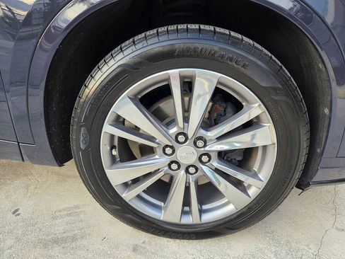 Used 2024 Cadillac XT6 Premium Luxury w/ Technology Package FWD image 18