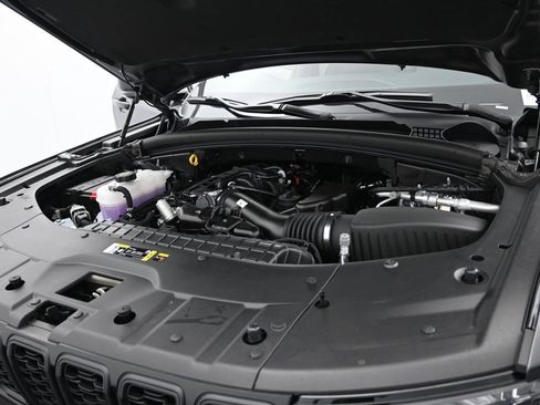 New 2025 Jeep Grand Cherokee L Limited image 38