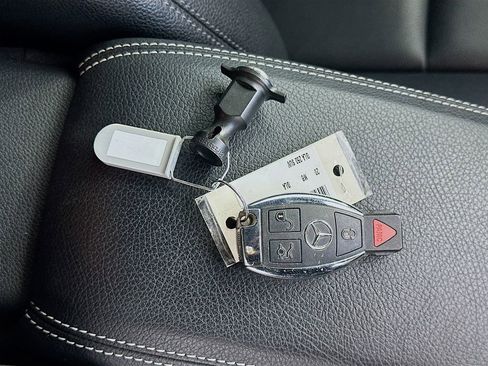 Used 2020 Mercedes-Benz GLA 250 w/ Premium Package image 34