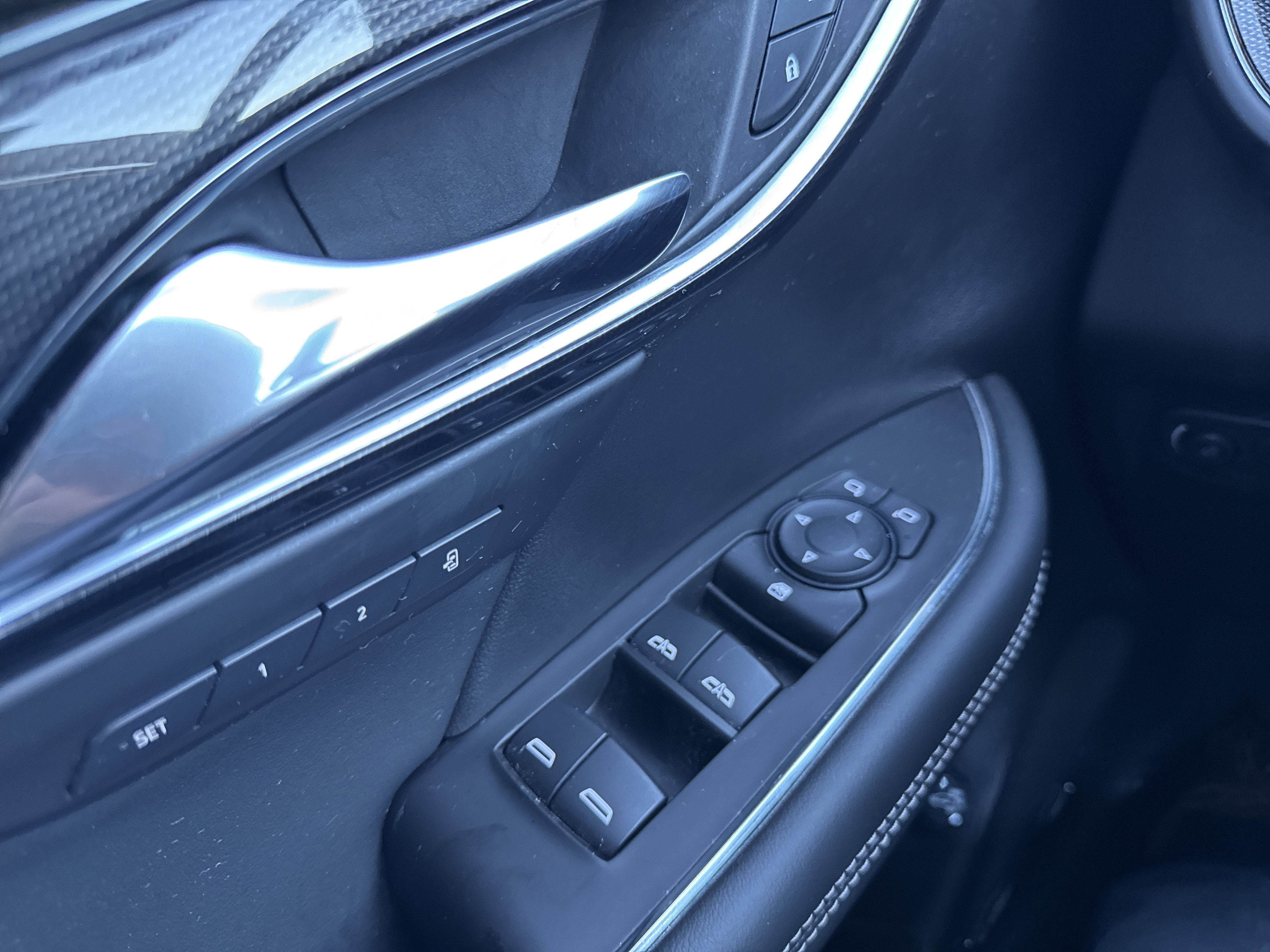 Used 2022 Buick Envision Essence w/ Technology Package II FWD image 32