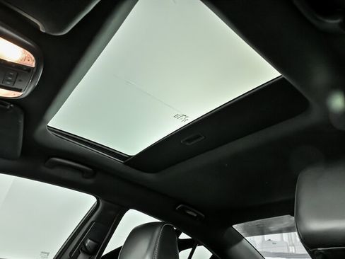 Used 2016 Dodge Charger SRT Hellcat w/ Harman/Kardon Audio Group image 23