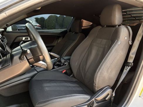 Used 2019 Ford Mustang Coupe image 25