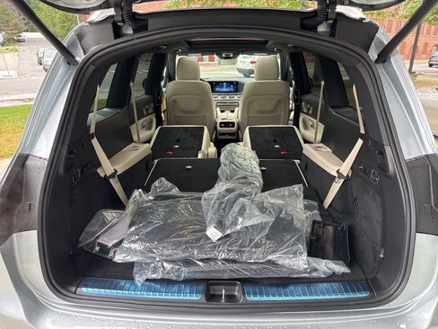 Certified 2025 Mercedes-Benz GLS 450 4MATIC image 32