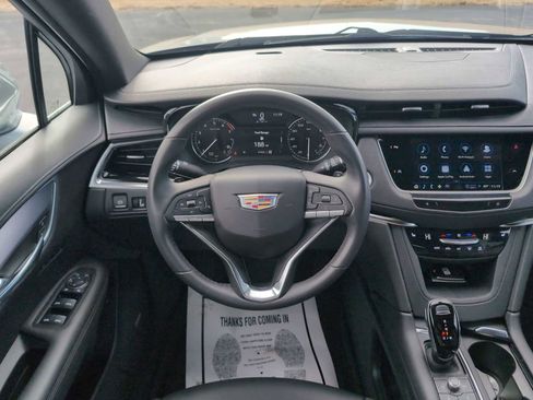 Used 2024 Cadillac XT6 Luxury w/ LPO, Floor Liner Package image 20
