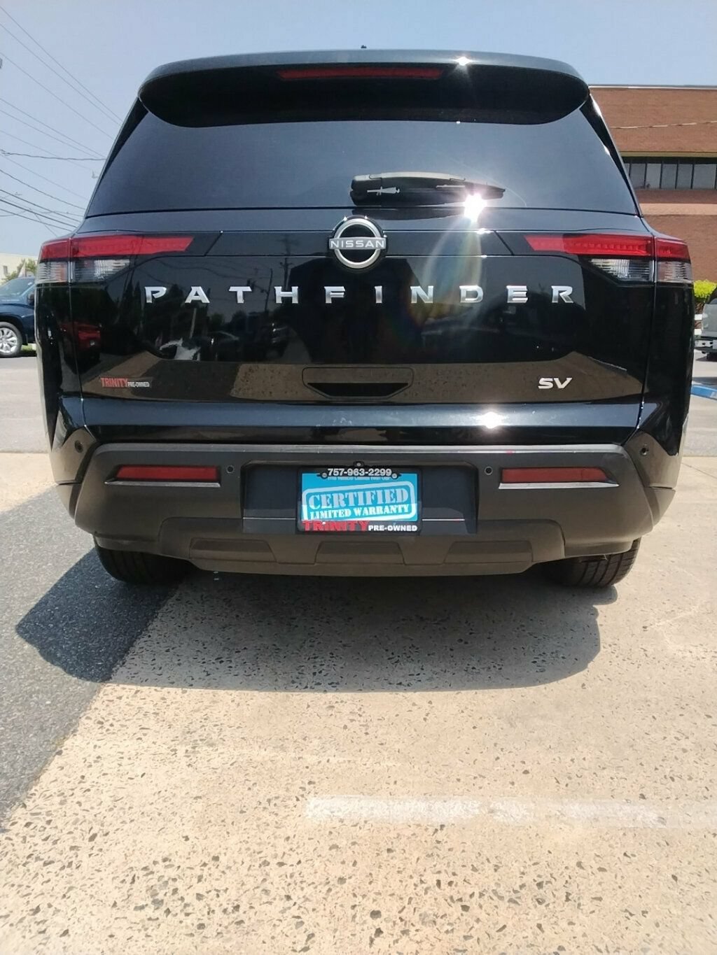 Used 2022 Nissan Pathfinder SV FWD image 3