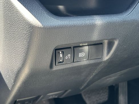 Used 2025 Toyota RAV4 LE AWD/4WD image 25