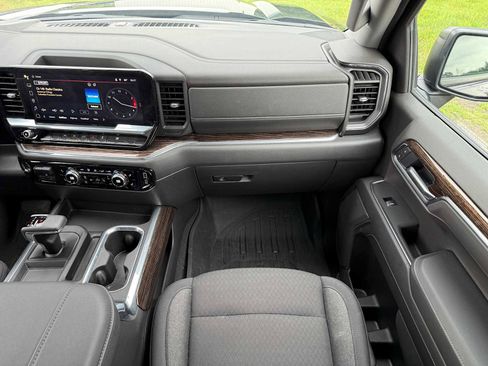 Used 2025 GMC Sierra 1500 Elevation image 45