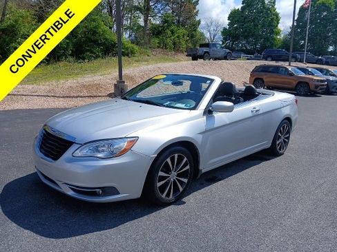 Used 2012 Chrysler 200 S FWD image 10