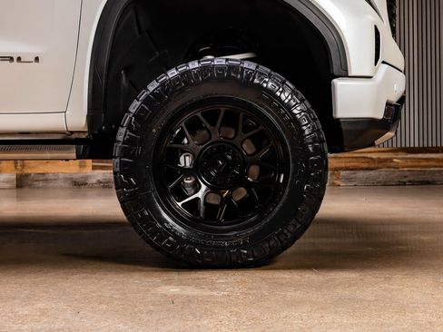 Used 2024 GMC Sierra 1500 Denali Ultimate AWD/4WD image 19