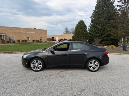 Used 2014 Chevrolet Cruze LTZ image 2