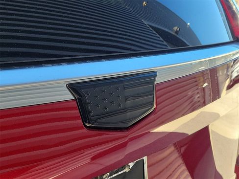 Used 2021 Cadillac Escalade Premium Luxury w/ LPO, Radiant Package image 18