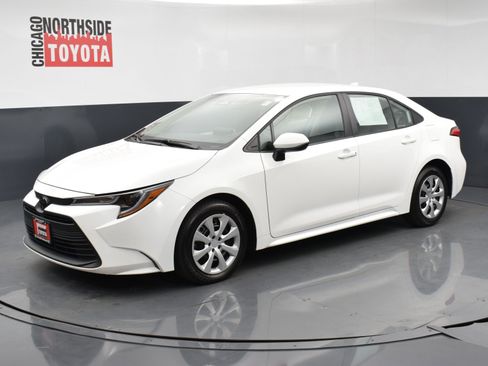 Used 2025 Toyota Corolla LE w/ Convenience Package FWD image 8