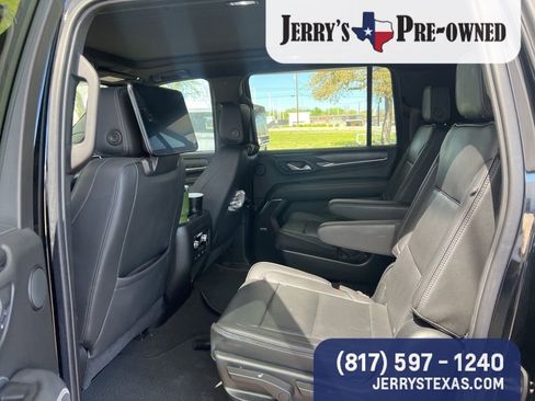 Used 2021 GMC Yukon XL Denali image 11