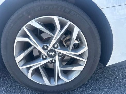Used 2023 Hyundai Sonata SEL w/ Convenience Package FWD image 10